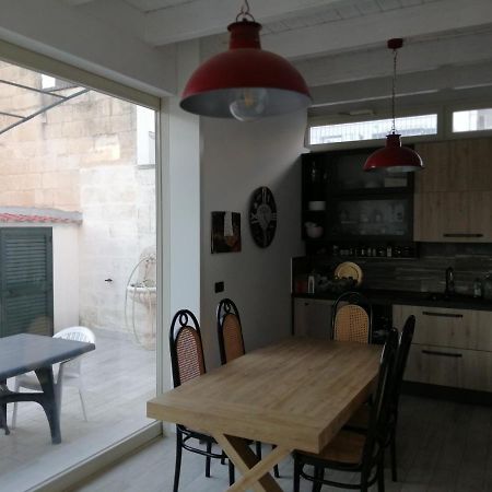 Casa Lauretta - Terrazza - Garage Wifi E Bici Gratuite Lecce Exterior foto
