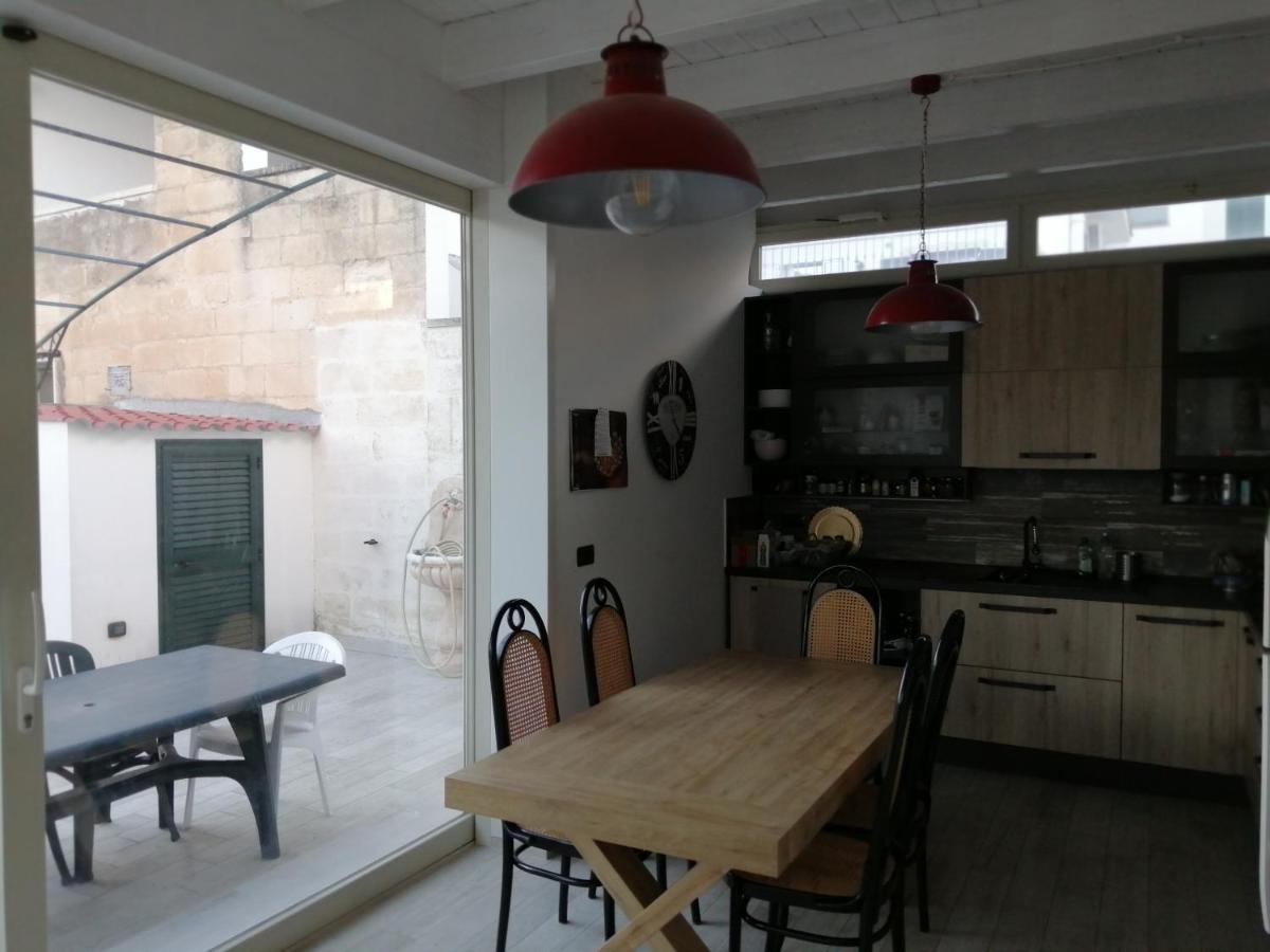Casa Lauretta - Terrazza - Garage Wifi E Bici Gratuite Lecce Exterior foto