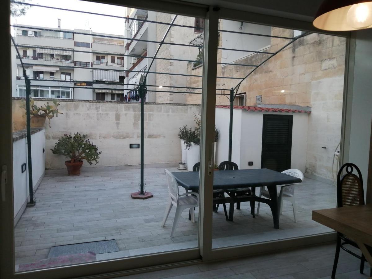Casa Lauretta - Terrazza - Garage Wifi E Bici Gratuite Lecce Exterior foto
