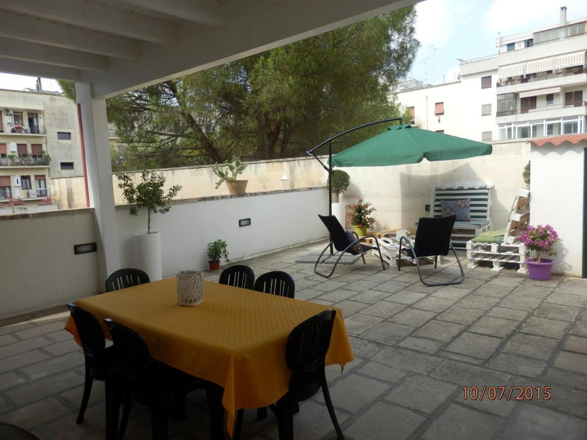Casa Lauretta - Terrazza - Garage Wifi E Bici Gratuite Lecce Exterior foto