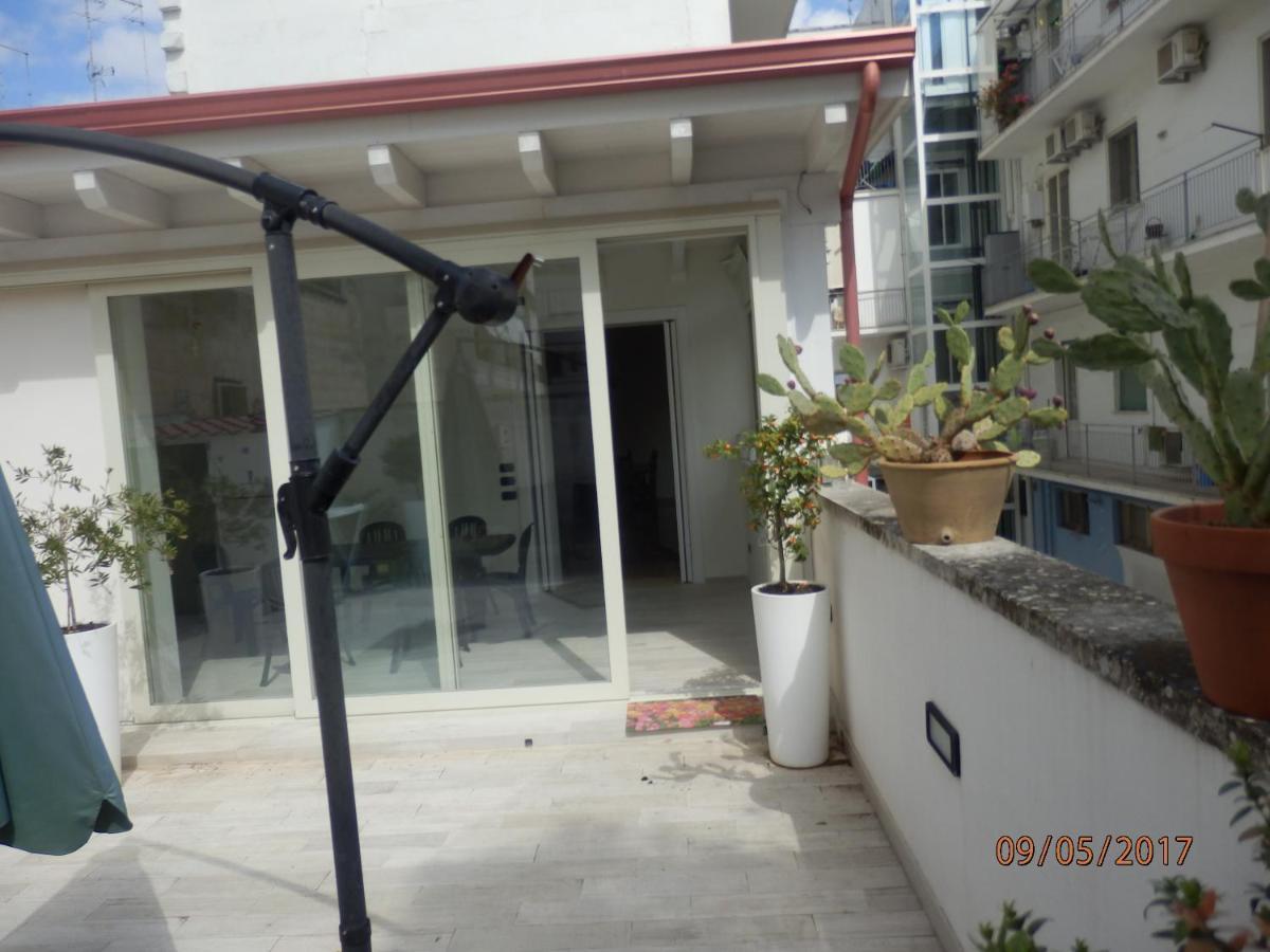 Casa Lauretta - Terrazza - Garage Wifi E Bici Gratuite Lecce Exterior foto